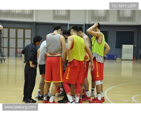 杭州篮球队荣登篮球配合排行榜第三名展现团队实力与默契 杭州篮球队荣登篮球配合排行榜第三名展现团队实力与默契